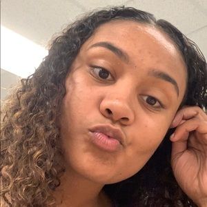 Meet your Posher, Janelle